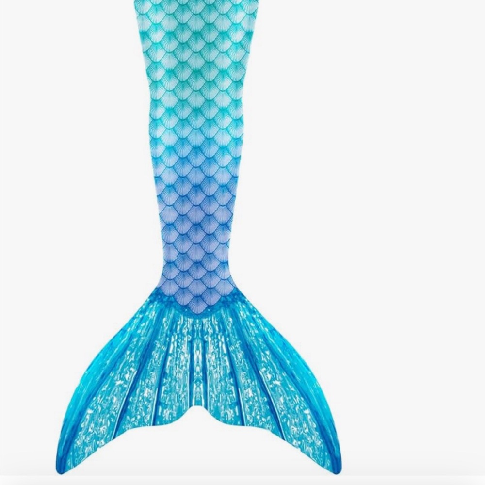Kids mermaid tail, size 5-6. Great for a costume or dress up.